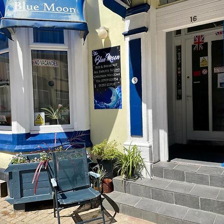 The Blue Moon Bed and Breakfast Blackpool Buitenkant foto