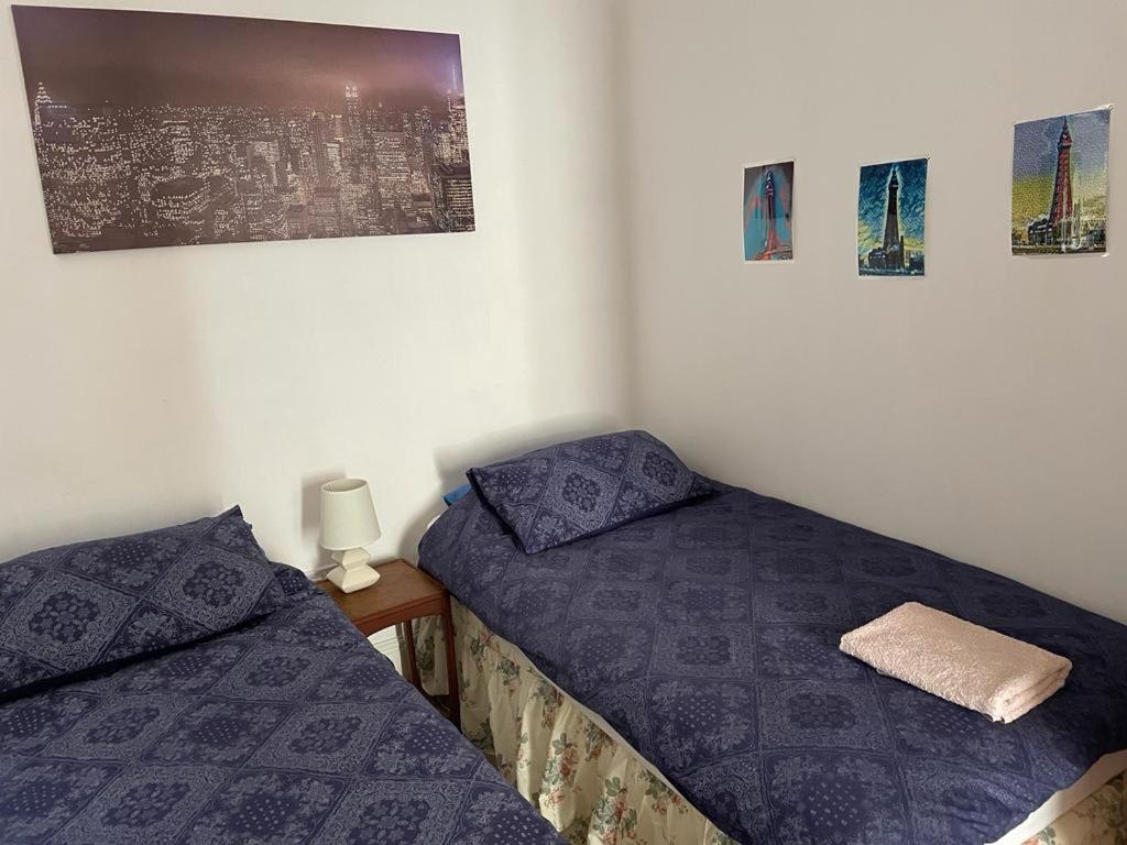The Blue Moon Bed and Breakfast Blackpool Buitenkant foto