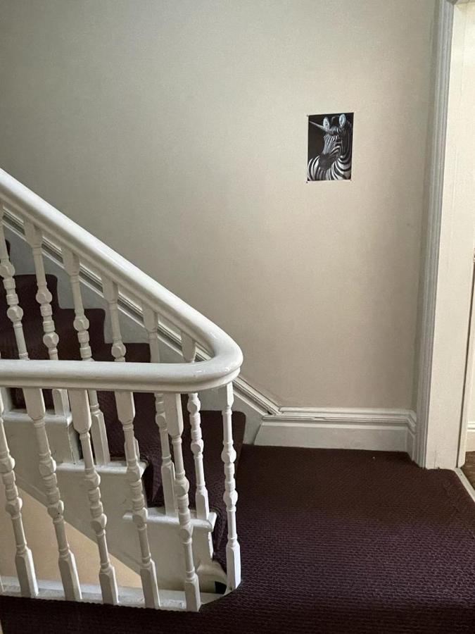 The Blue Moon Bed and Breakfast Blackpool Buitenkant foto