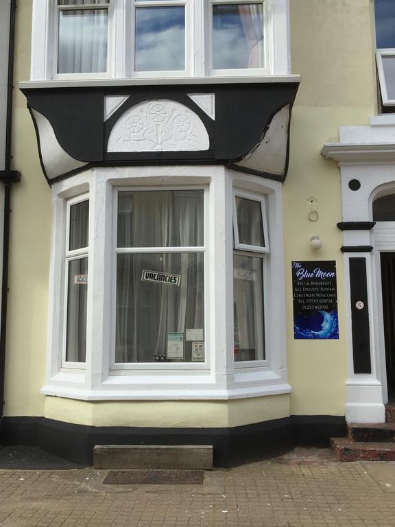 The Blue Moon Bed and Breakfast Blackpool Buitenkant foto