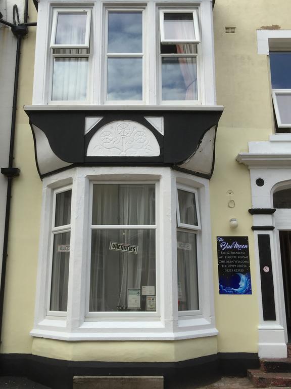 The Blue Moon Bed and Breakfast Blackpool Buitenkant foto